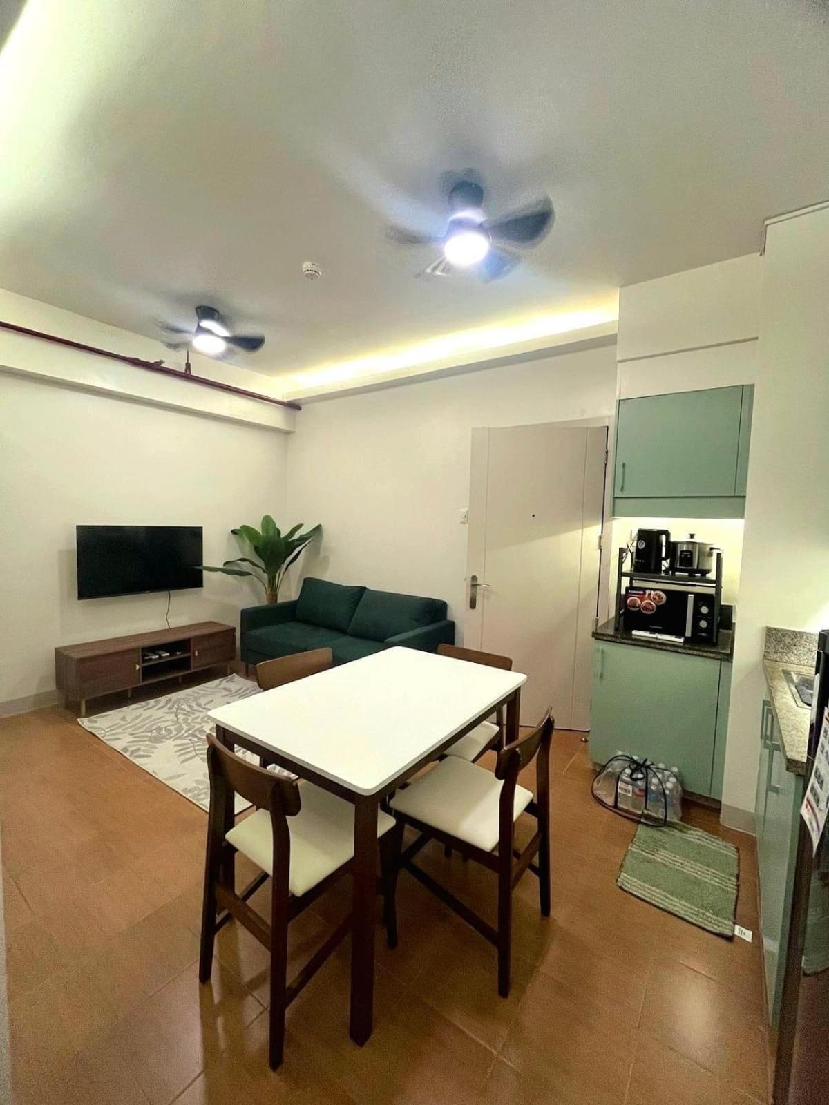 Pioneer Woodlands Bed & Breakfast Mandaluyong Exterior photo